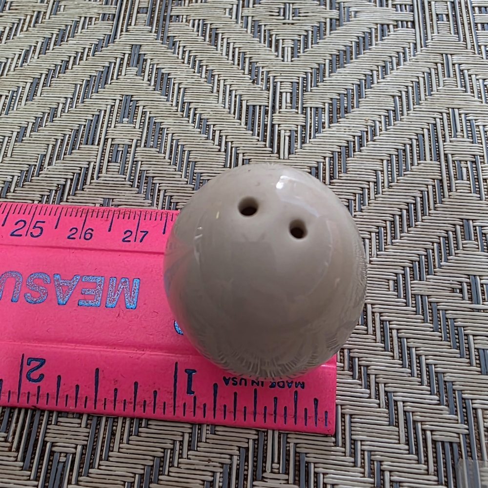 Creative Co-Op Rabbit With Egg Salt Pepper Shaker Set #127 - Picture 7 of 9